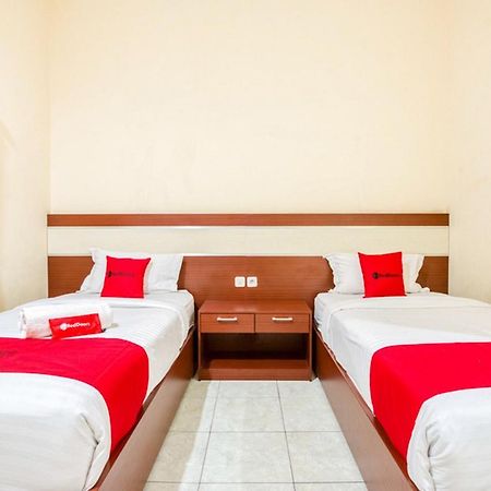 Reddoorz Syariah @ Jalan Simpang Gajayana Otel Malang Dış mekan fotoğraf