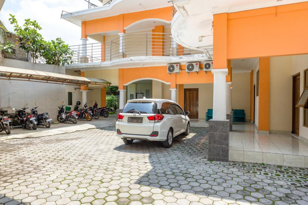 Reddoorz Syariah @ Jalan Simpang Gajayana Otel Malang Dış mekan fotoğraf