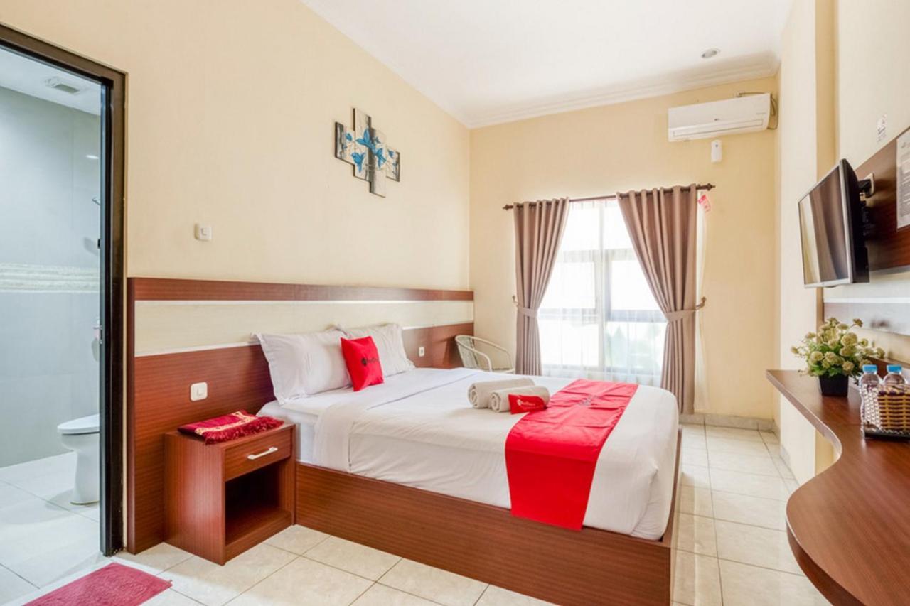Reddoorz Syariah @ Jalan Simpang Gajayana Otel Malang Dış mekan fotoğraf